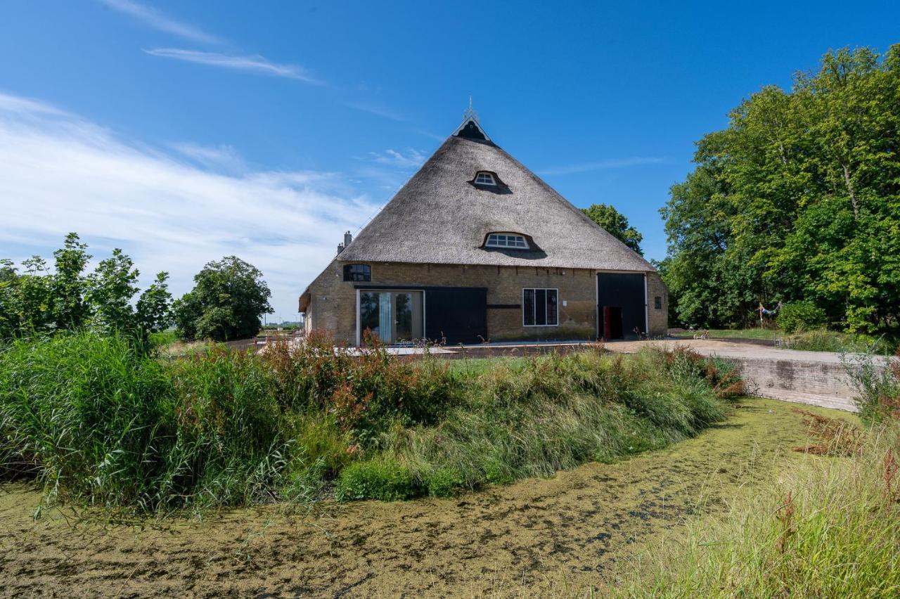 Appartement De Dageraad In Monumentale Boerderij Kimswerd Exterior foto