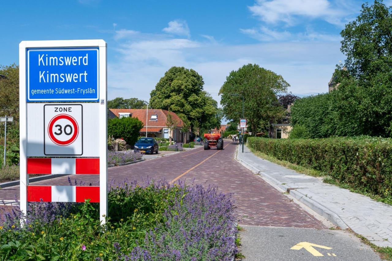 Appartement De Dageraad In Monumentale Boerderij Kimswerd Exterior foto